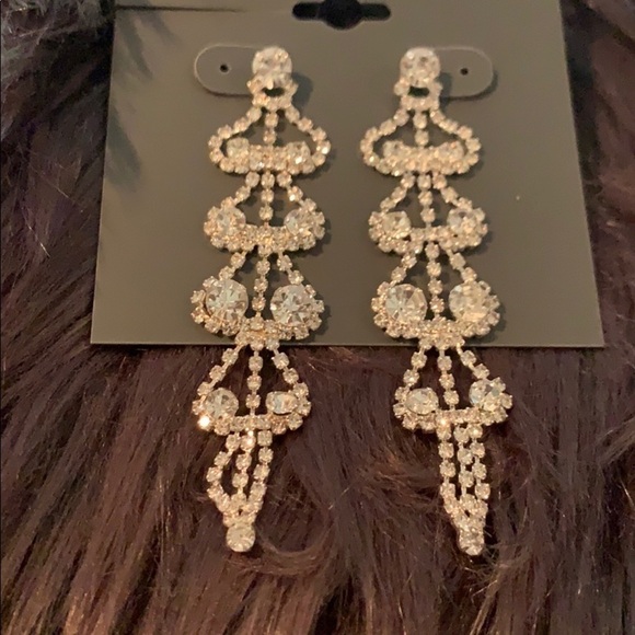 Super sparkly dangly post earrings - Picture 2 of 3